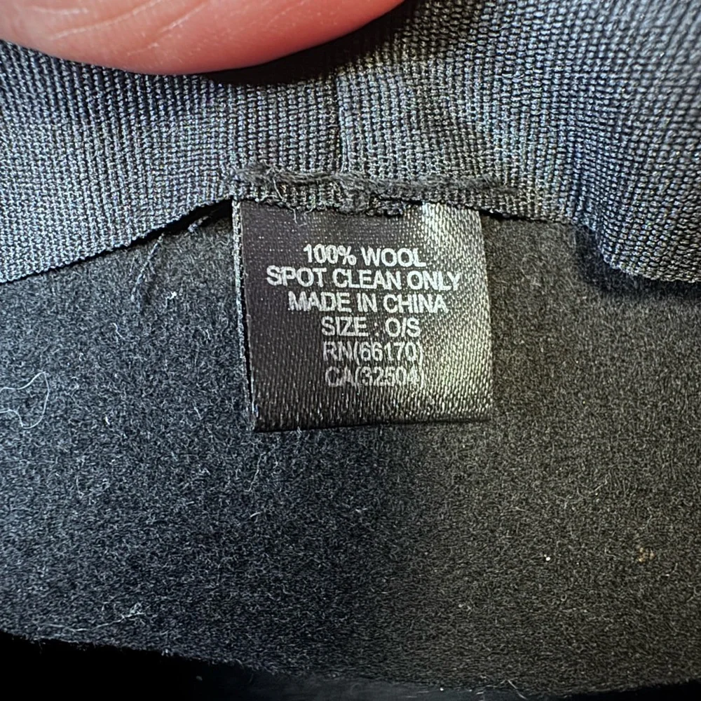Urban Outfitters Black Felt Wide-Brim Fedora - Picture 2 of 3